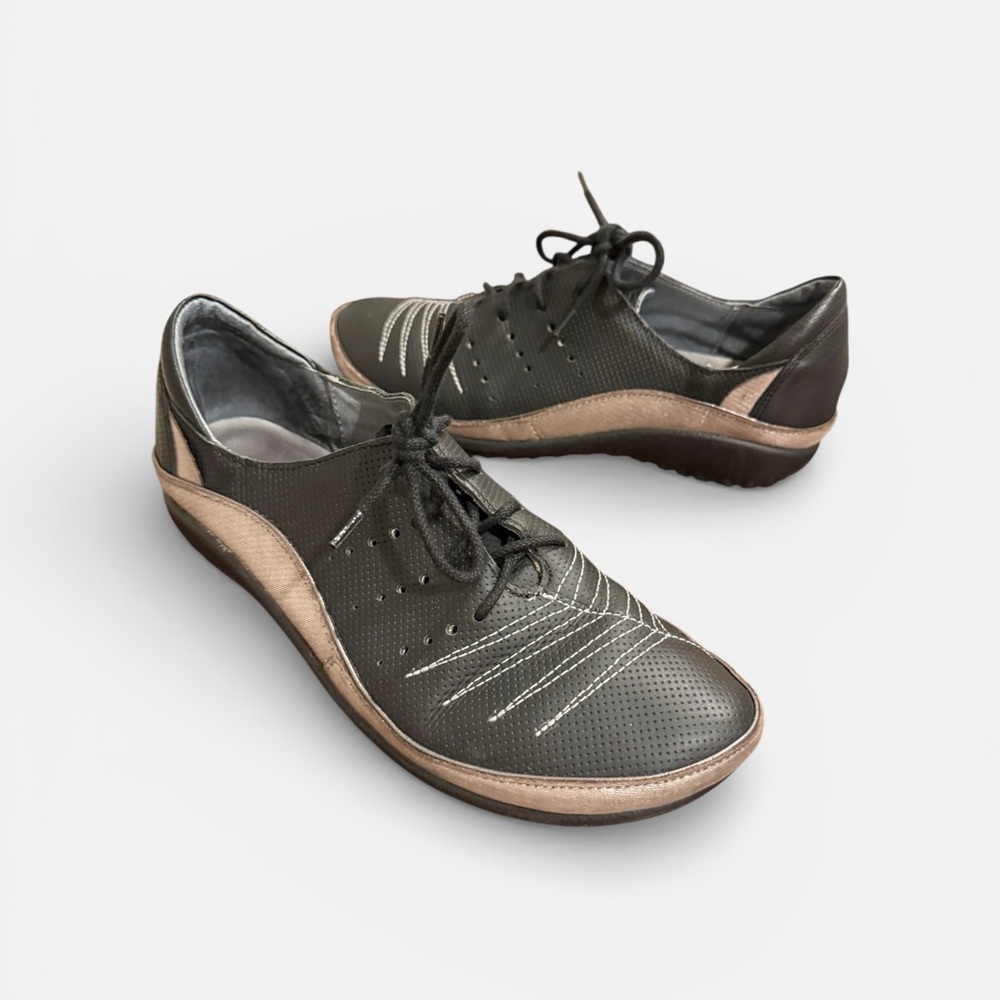 Naot Women's Black and Tan Sneakers